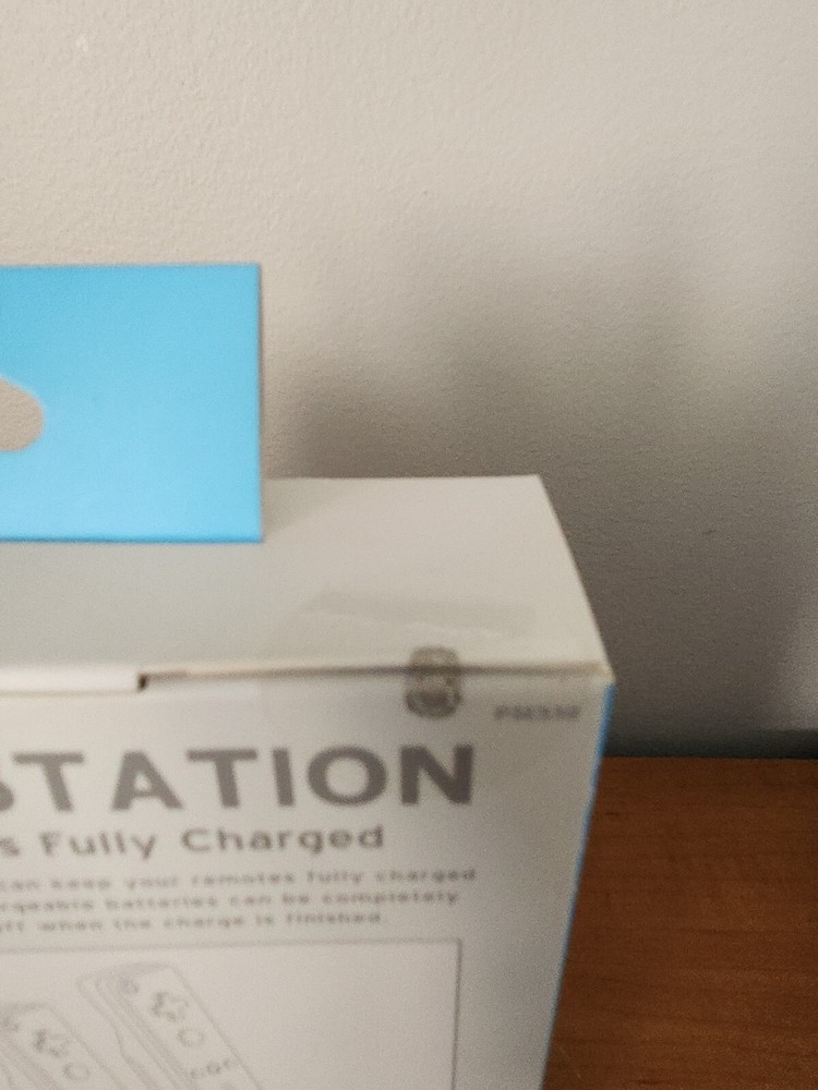 Nintendo Wii Controller Psyclone Essentials PSE530 Dual Recharge Station