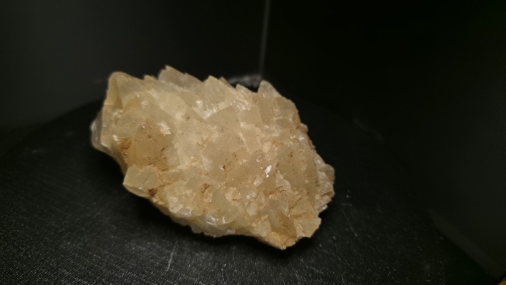 Phosphorescent UV Golden Yellow Specimen