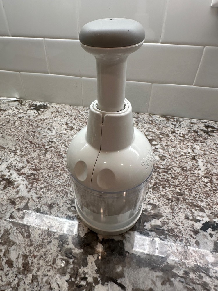 Pampered Chef Food Chopper (Top-Down Push Function) White - #2585