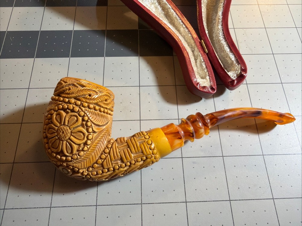 Hand Carved Meerschaum Pipe