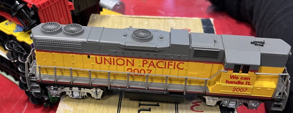 Lifelike HO Scale Union Pacific Engine 2007. ( T 8 )