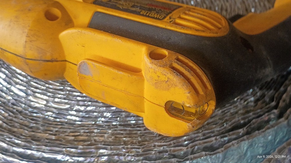 DEWALT DWD110 3/8 Corded Drill Variable Speed Reversible .Tested👍