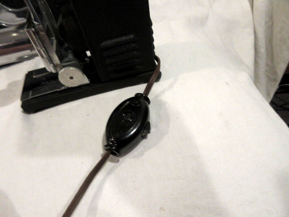 Vintage Davidson Mighty Midget Projector in Original Case