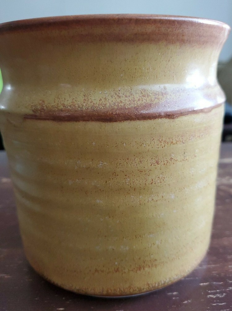 ROFERINO Handmade Pottery Jar