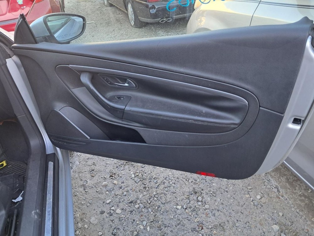 EOS 2009 Glove Box 4901151