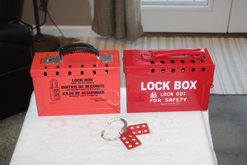 2 Master Lock Portable Group Lock Boxes 498A w/Tool