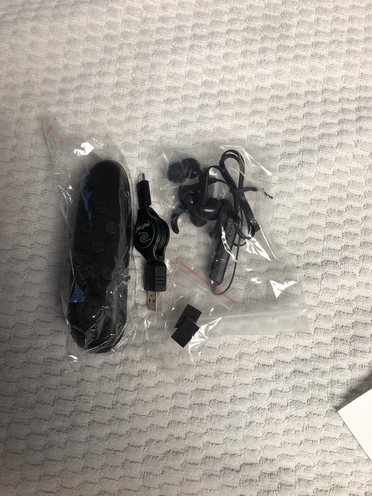 ReTrak Utopia 360° Virtual Reality VR Headset with Bluetooth Controller New