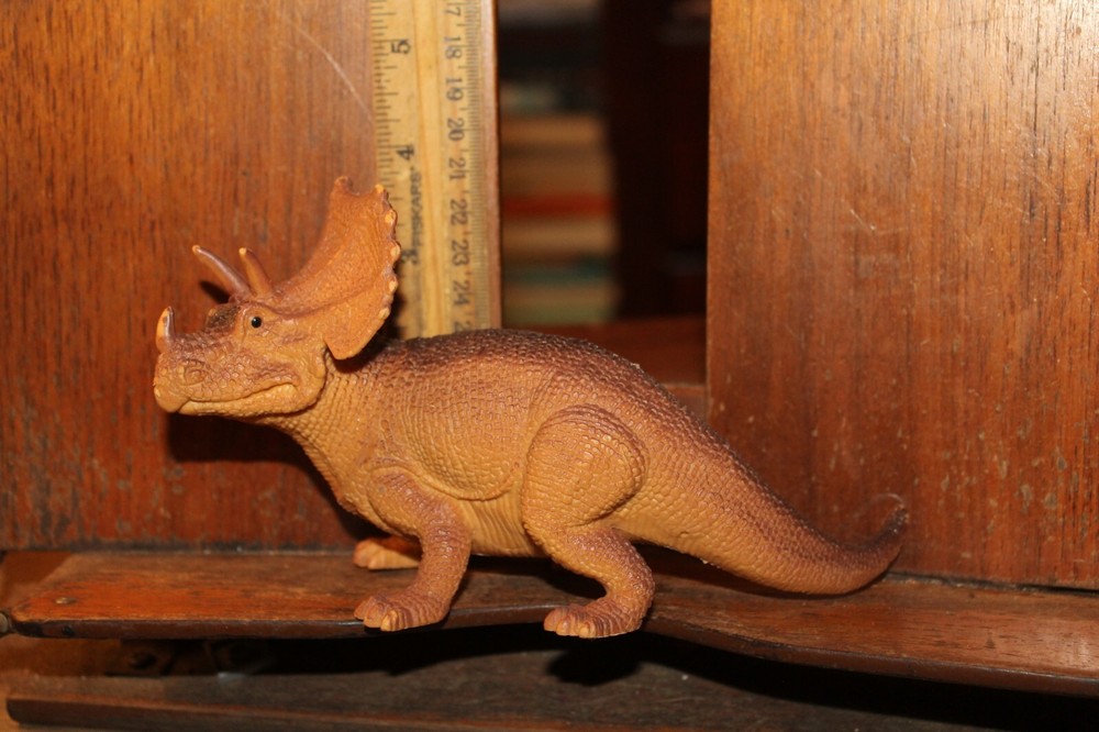 8" Triceratops Dinosaur Action Figure