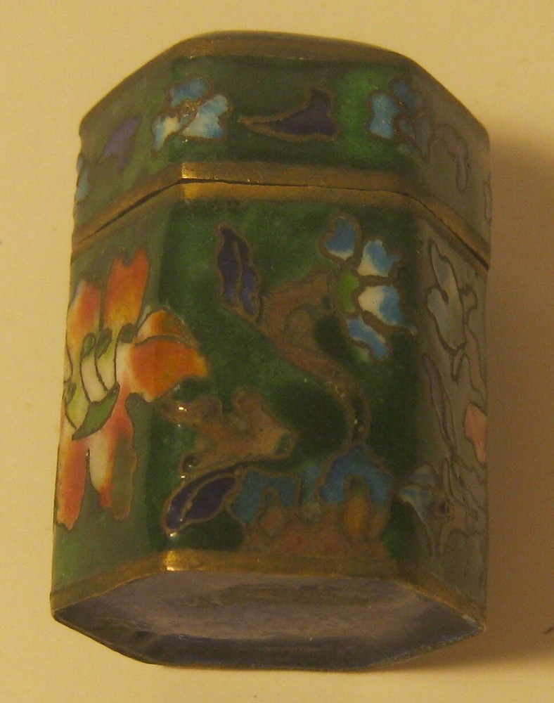Lovely Small Asian CLOISONNE Snuff Box HEXAGONAL Shape EXCELLENT Condition!!!