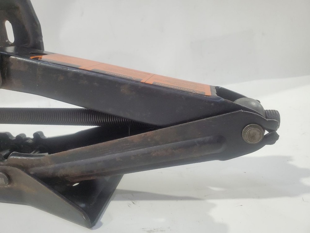 2006 Nissan Titan OEM Jack With Tools