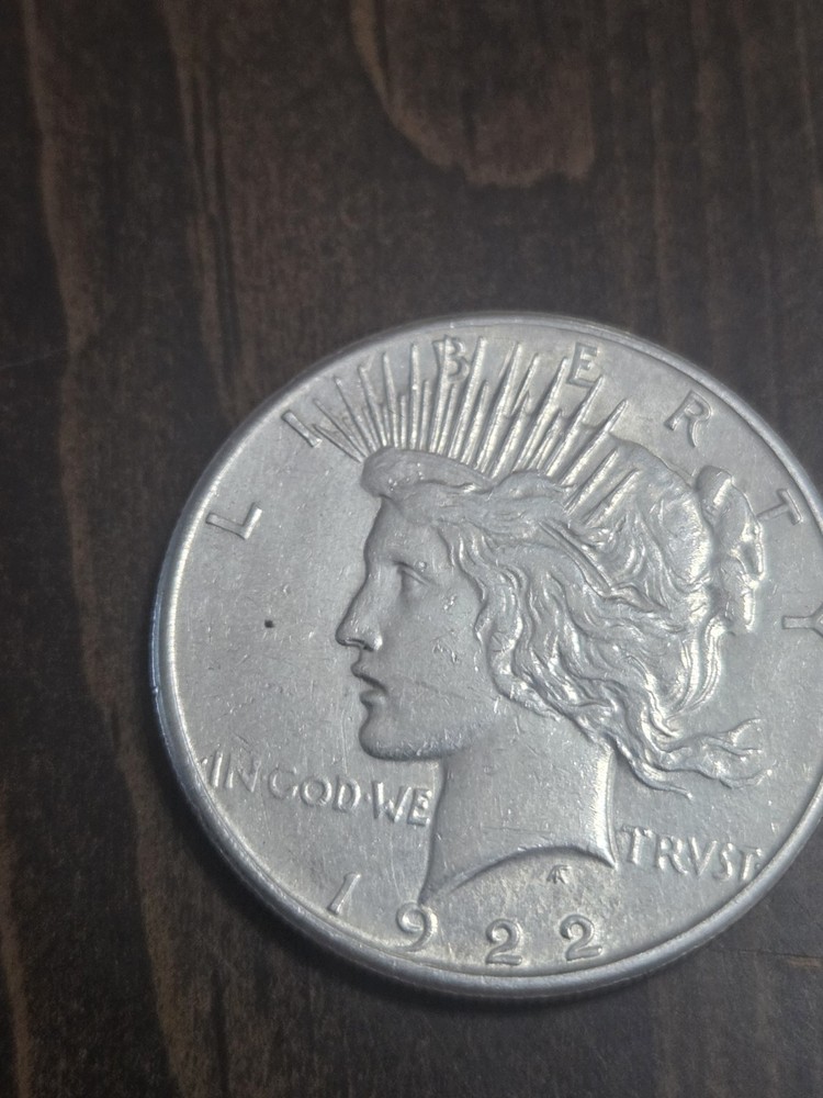1922 S peace dollar circulate it from San Francisco MINT