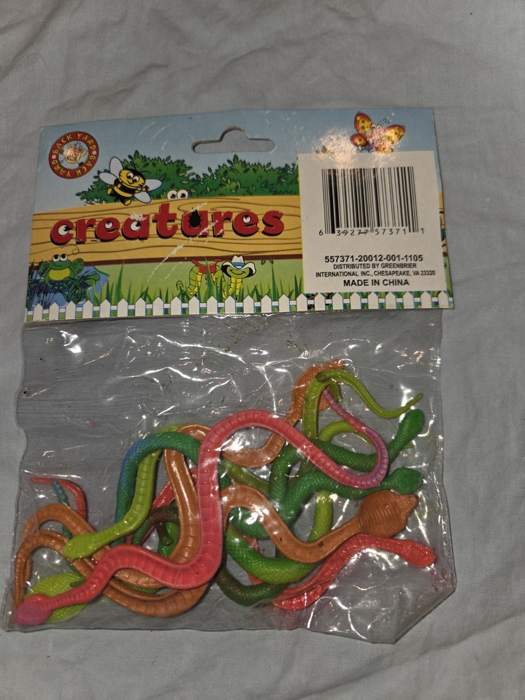 Back Yard Creatures Snakes 8 Pack