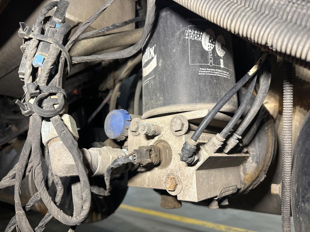 Bendix AD-IS Air Dryer - Used