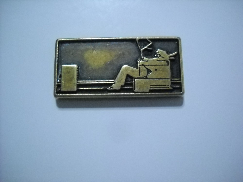 MAXWELL ''BLOWN AWAY'' BRASS AUTO BADGE EMBLEM