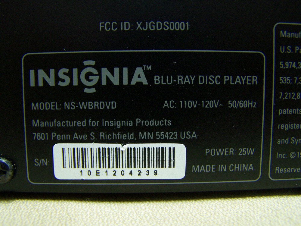 Insignia NS-WBRDVD Blu-Ray Player w/ Remote