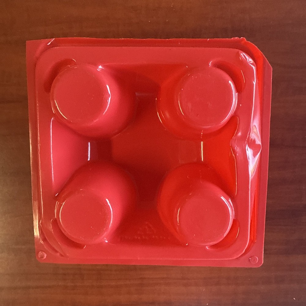 EGGLETTES Hard Boiled Egg Maker, 4 count New in Box.