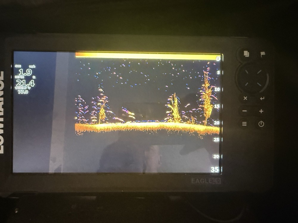 Lowrance HD Innovations Eagle 9 Fishfinder Chartplotter Sonar Kit