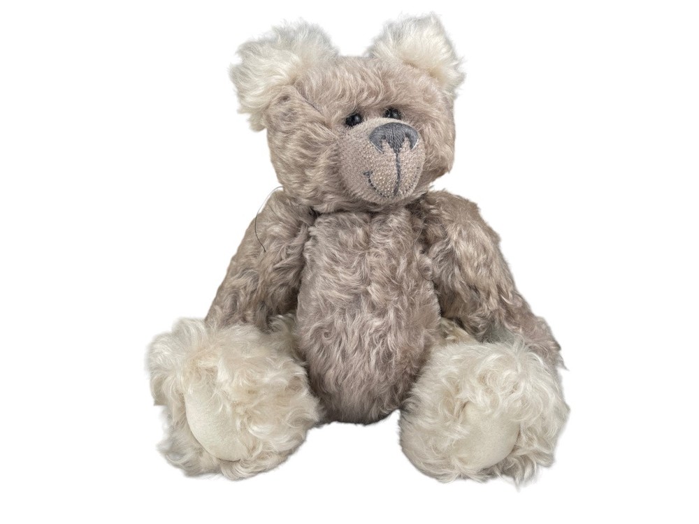 Artist Bear Teddy Bear 32cm. Excellent condition.