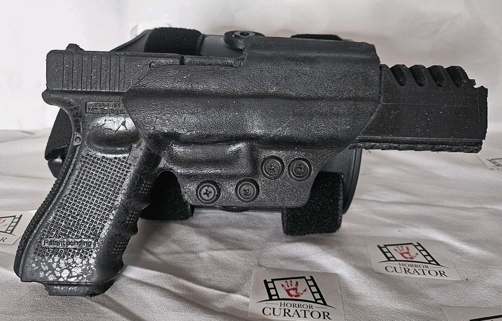 Resident Evil Final Chapter HERO Commander Lee Glock Umbrella Screen Used Prop