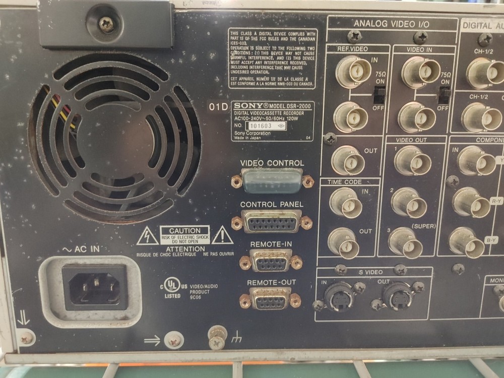 SONY DSR-2000 DVCAM Digital Videocassette Recorder