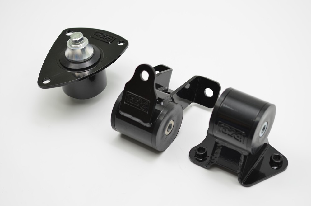 1320 Performance engine mount kit for 07-11 Element with auto Transmission 65A