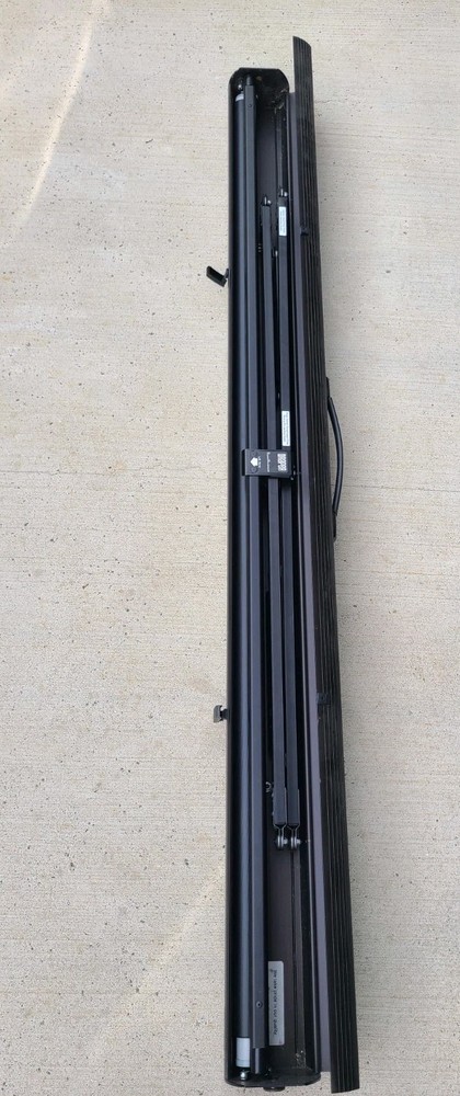 Draper RoadWarrior Portable Projector Screen Matt (63"x48")