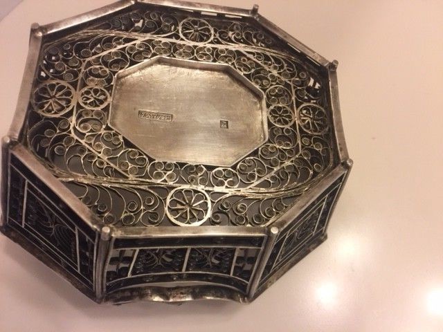ANTIQUE GORGEOUS AND UNIQUE FILIGREE SILVER BASKET WITH HANDLE