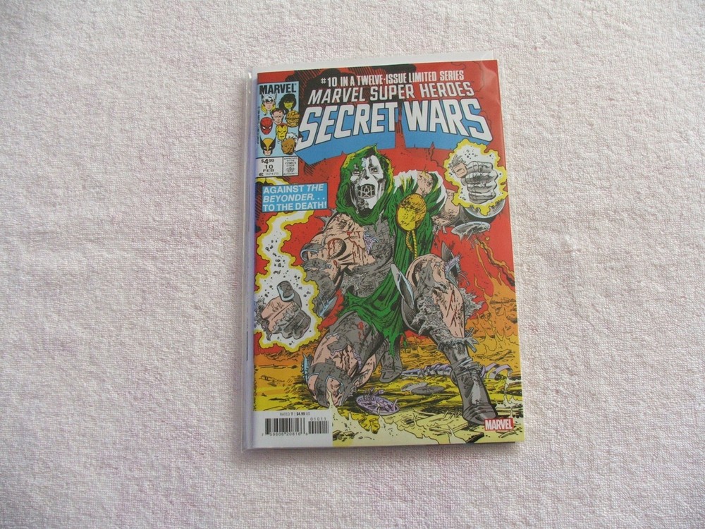 Marvel Comics Marvel Super Heroes Secret Wars #10 Facsimile (2024)