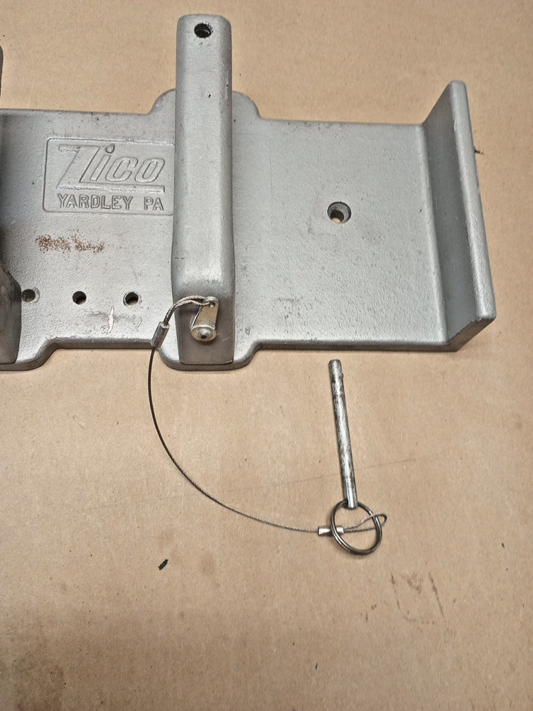 Zico Flat and Pick Head Axe Wall Mount Bracket Fire Fighting