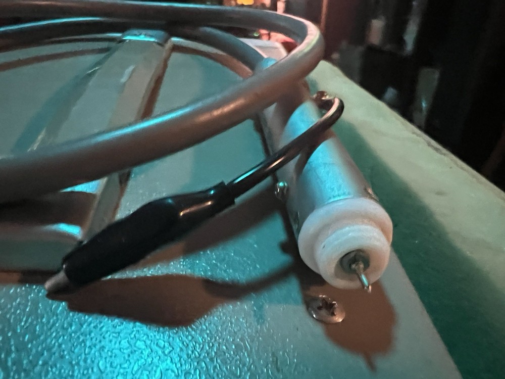 Anritsu ML69A Electronic Voltmeter (Hard Case With Accessories Kit)