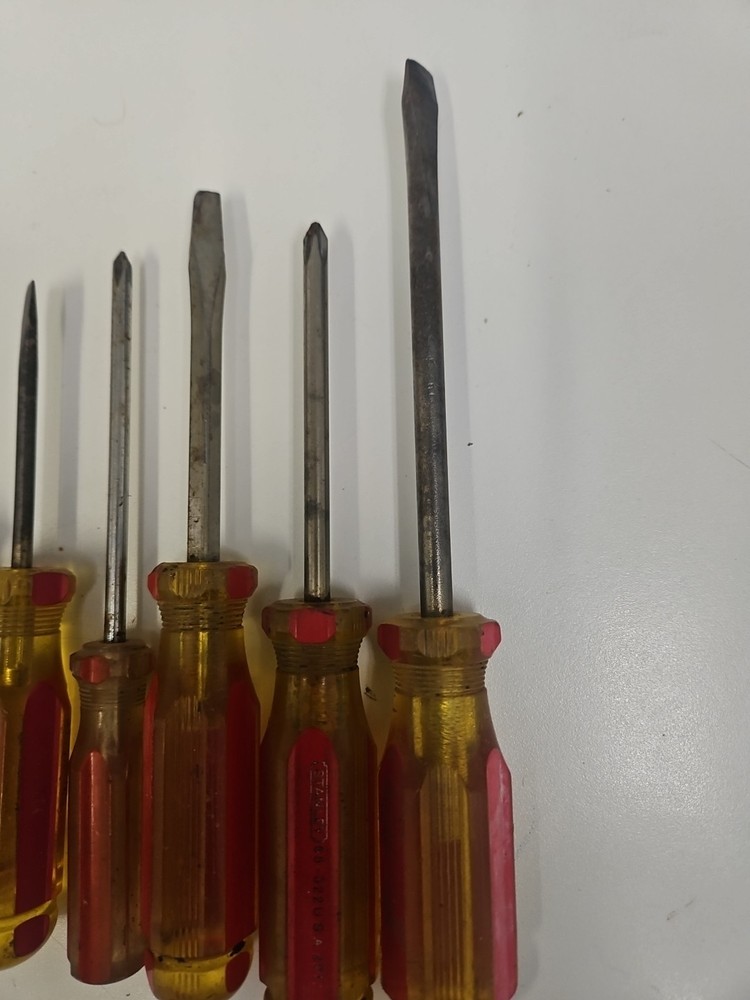 10 Vintage Stanley Screwdrivers