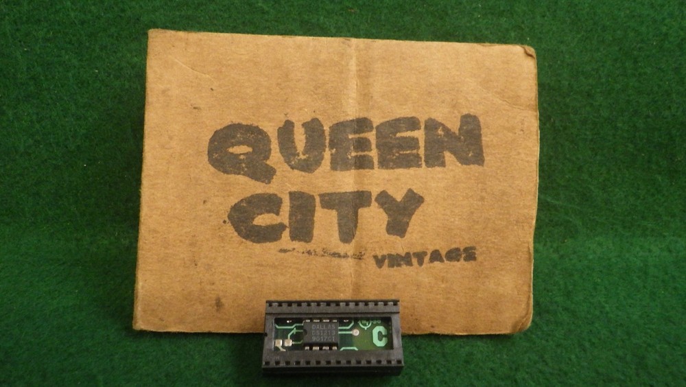 NOS Vintage Electronics Dallas DS1213 Smart Socket