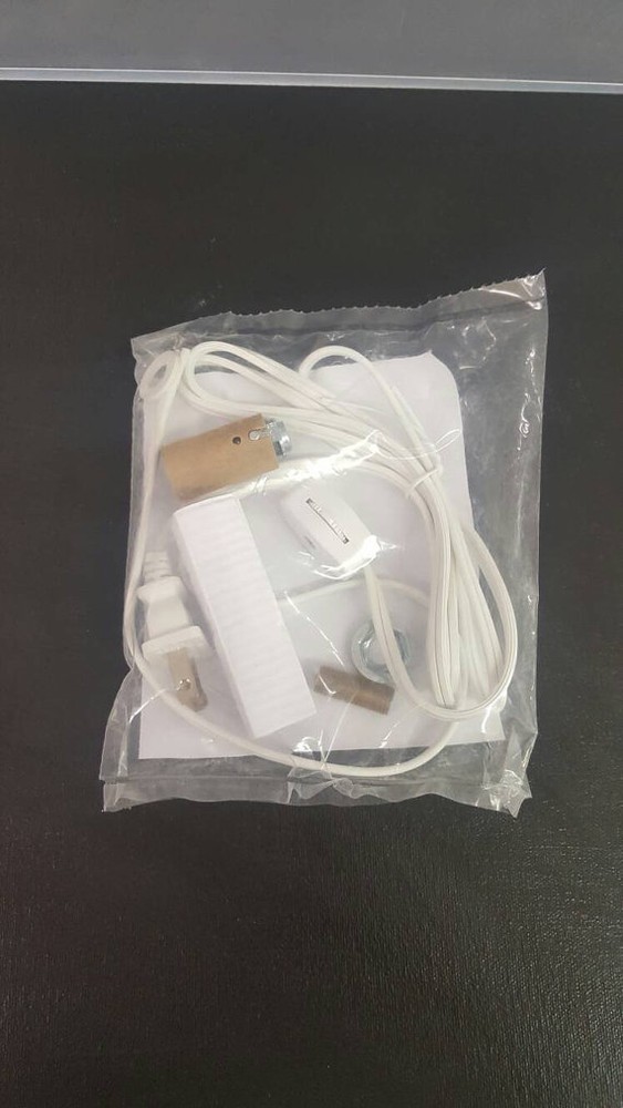 Medium Ceramic Tree Lighting Kit with Cord on off switch 25 watt bulb