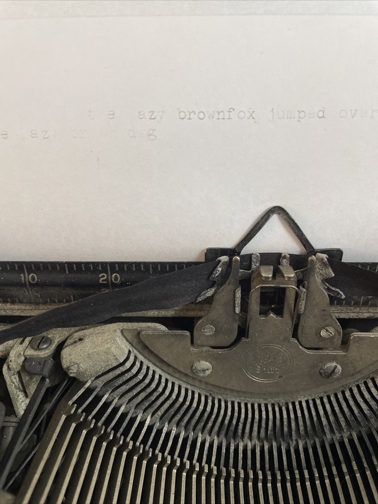 Antique Corona Typewriter Floating Shift With Case 043-B Black