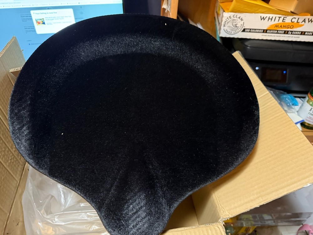 GROWDAILY---TRACTOR SEAT DRUM THRONE