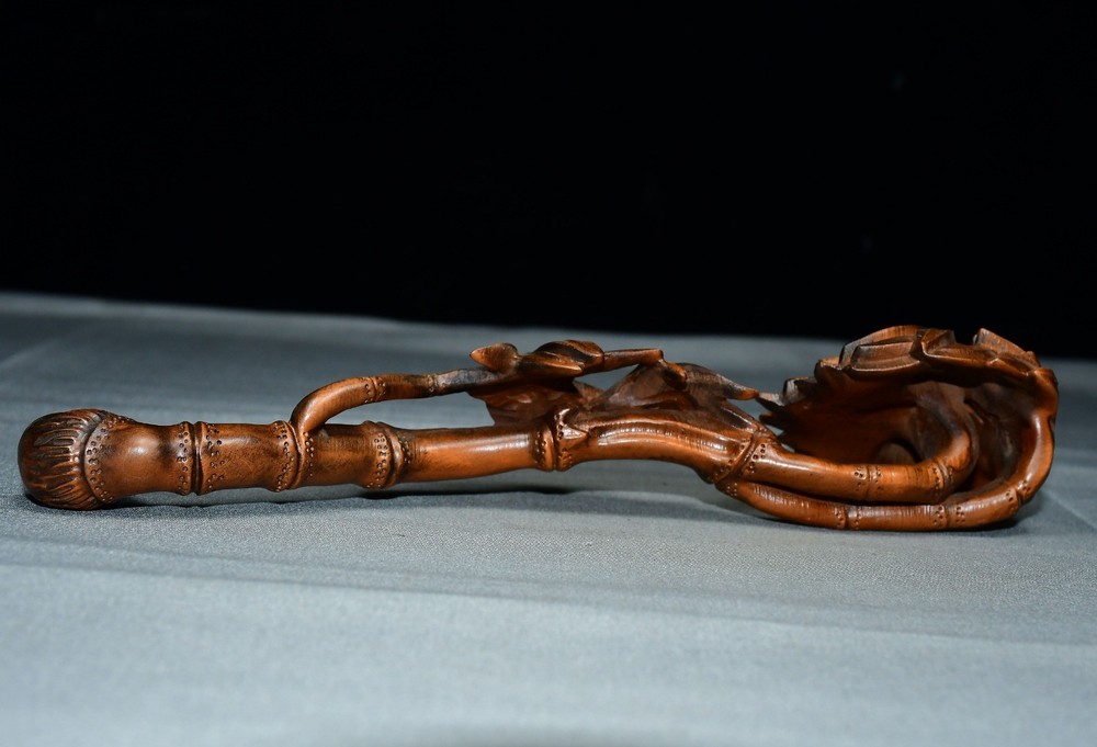 Exquisite Small Leaf Boxwood Bamboo Leaf Ruyi Ornament