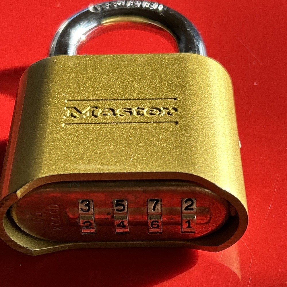 Master Lock 175D Combination Padlock B17 Have combination No Key