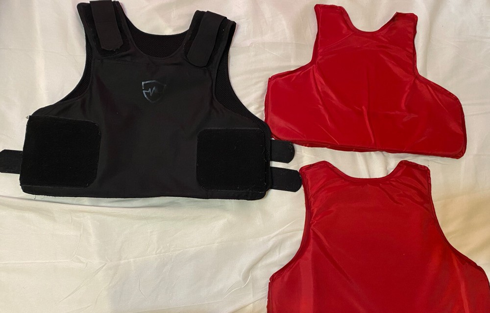 bullet proof vest with plates