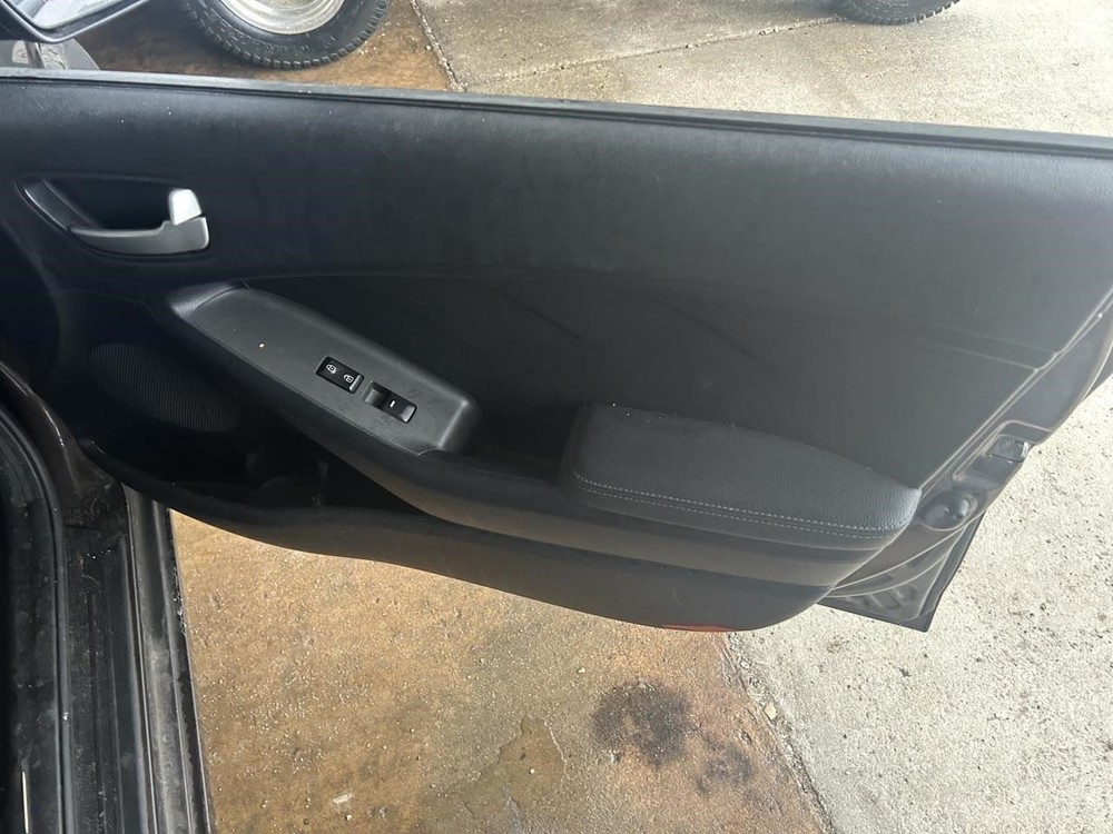 FORTE 2017 Fuse Box Cabin 104739191