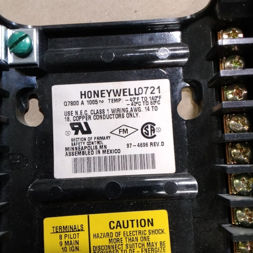 HONEYWELL 97-4696 BURNER CONTROL RELAY BASE 0721 E39