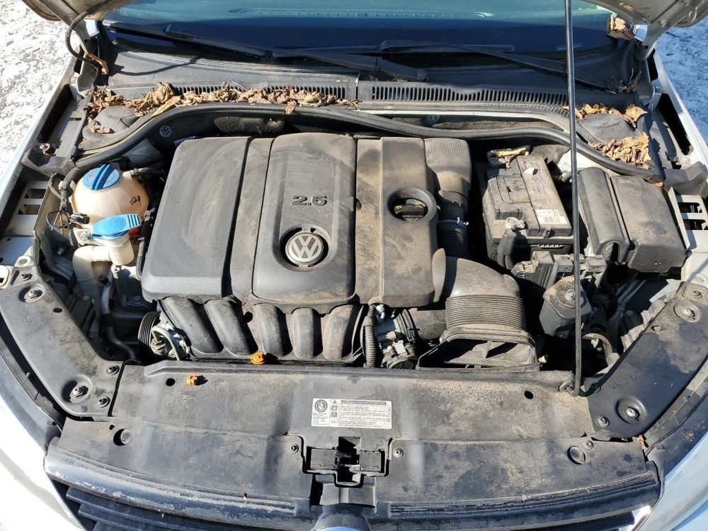 JETTA 2011 Glove Box 4871593