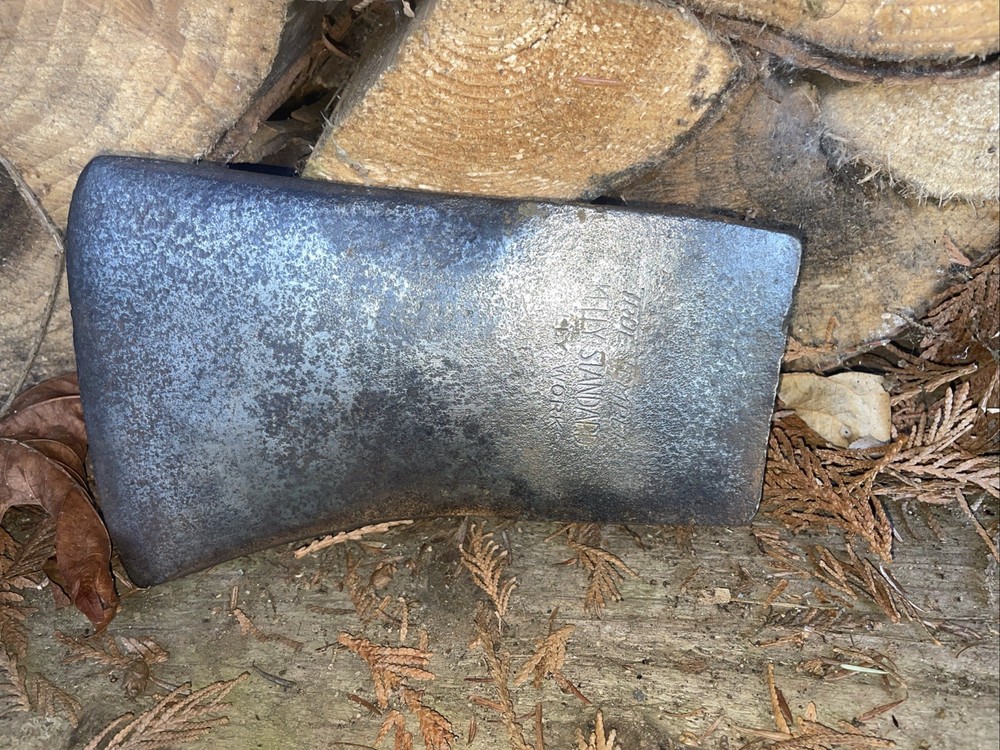VINTAGE TRUE TEMPER KELLY STANDARD SINGLE BIT AXE HEAD