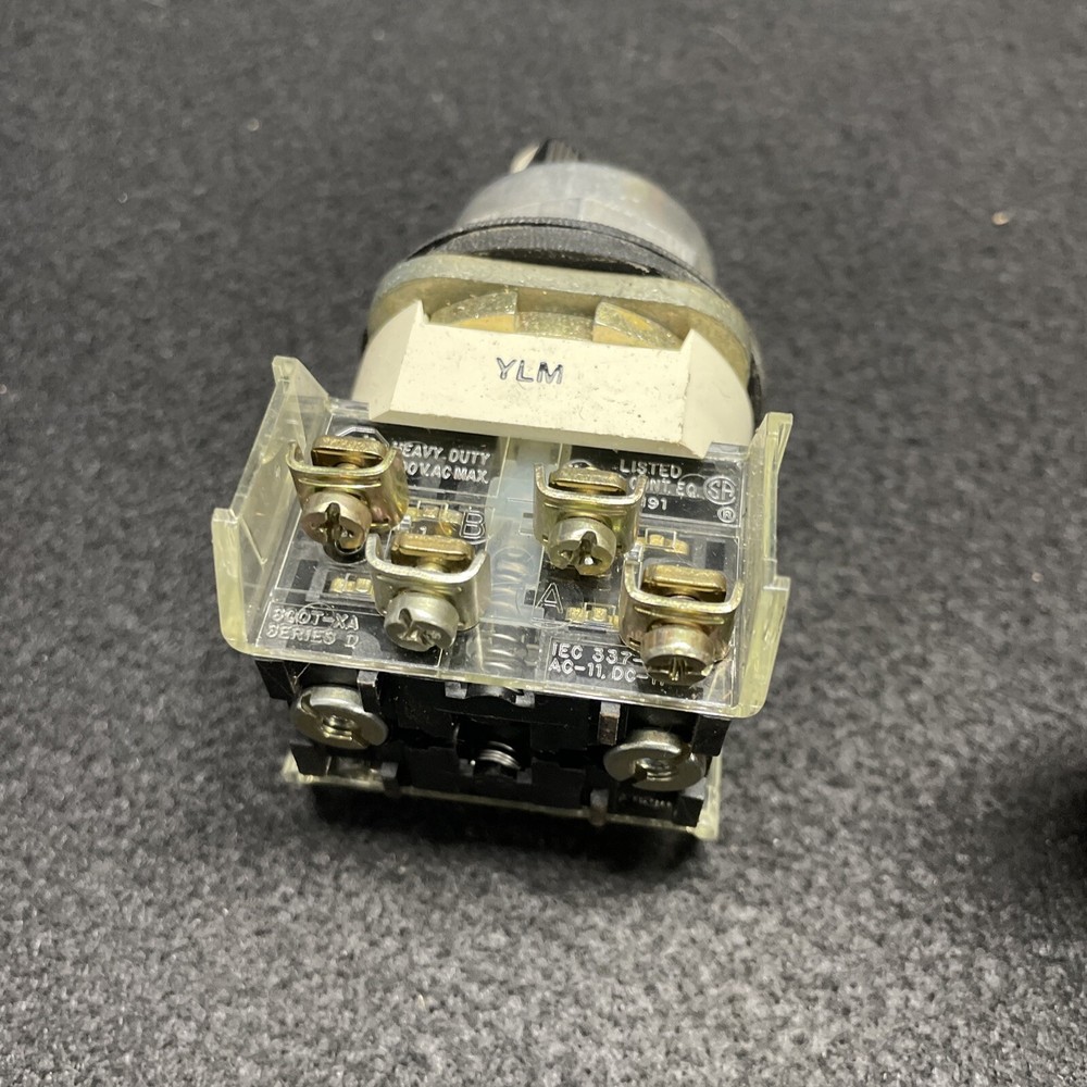 ALLEN BRADLEY 800T-J2 SELECTOR SWITCH 4wire (st09)