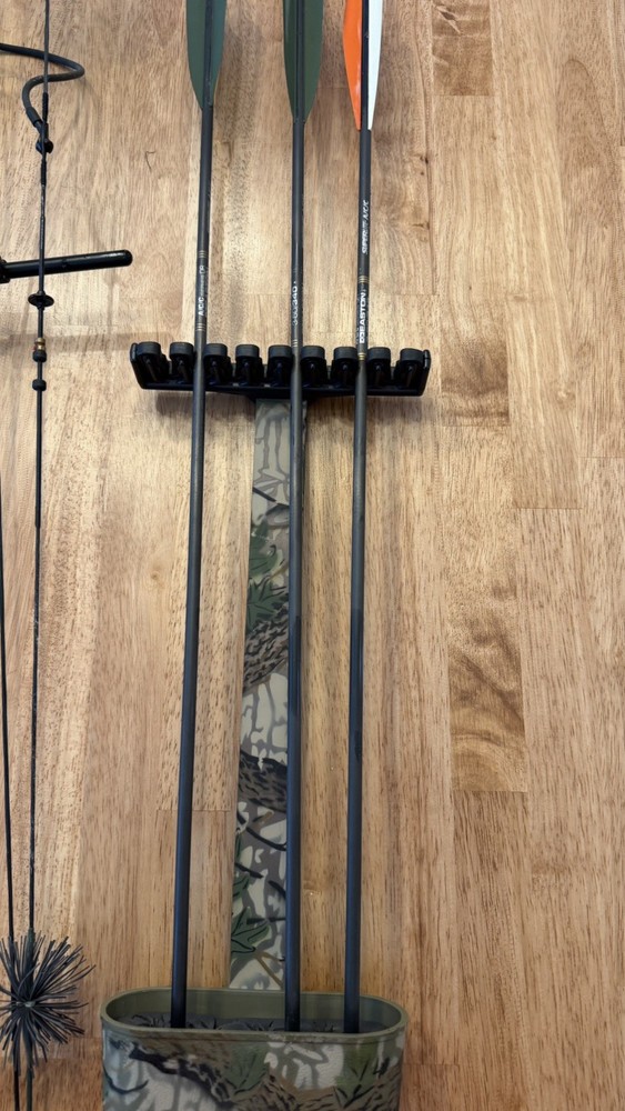 PSE Nova Compound Bow, Right hand, Mossy Oak Camo with CASE