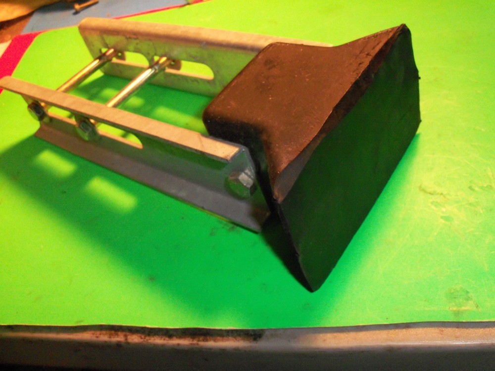 NEW BUCK  Boat Trailer Rollers with Brackets BUNK Keel Roller OEM BLACK  PAD SRC