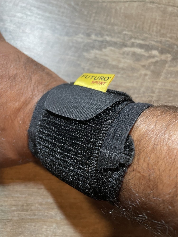 FUTURO Sport Black Adjustable Wrist Support 3M