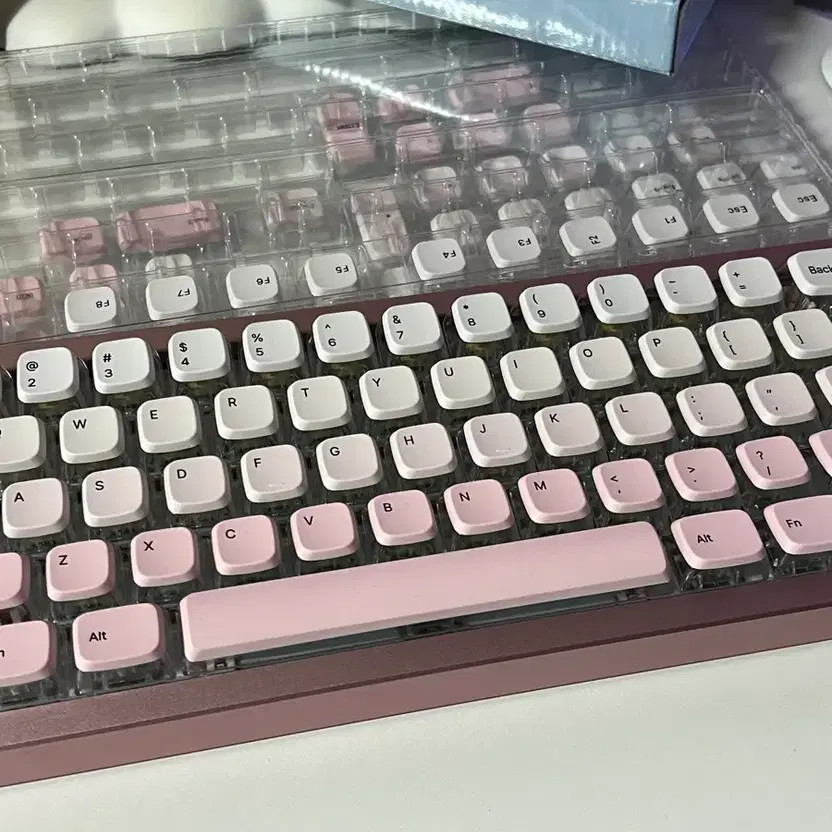 SAOPAO MAS Pink Gradient Keycap Set for 122-Key Mechanical Keyboard