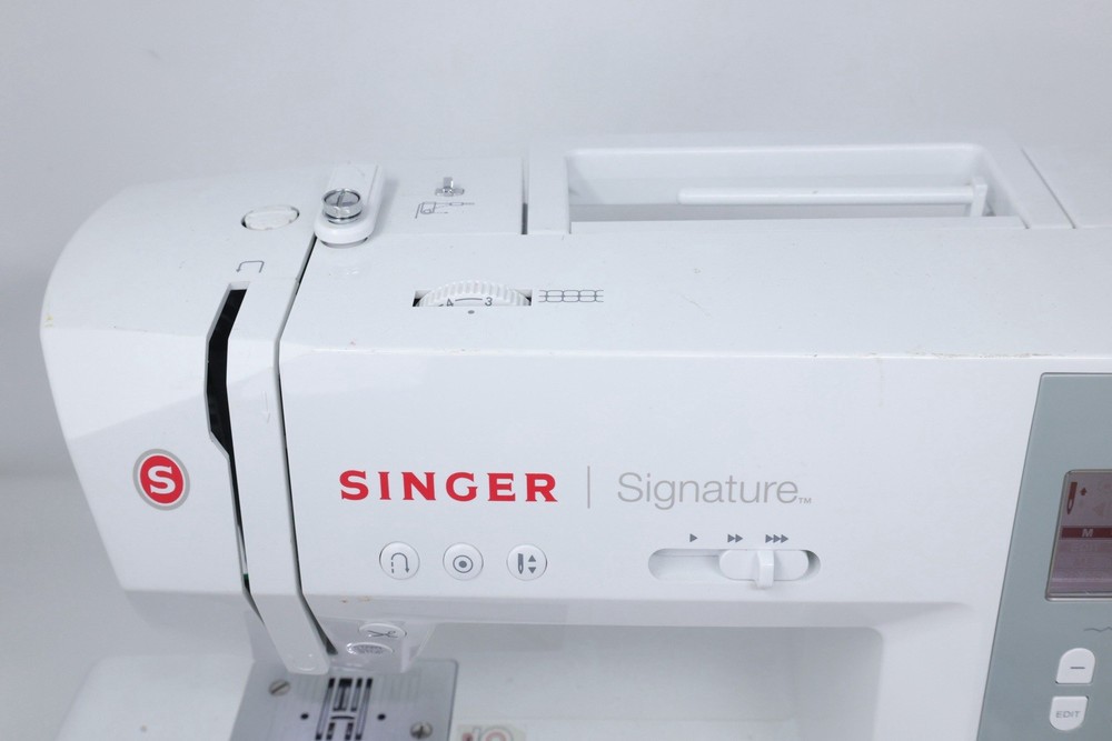 Singer 9340 Computerized Sewing Machine *TESTED/WORKING* (NO FOOT PEDAL/CABLES)