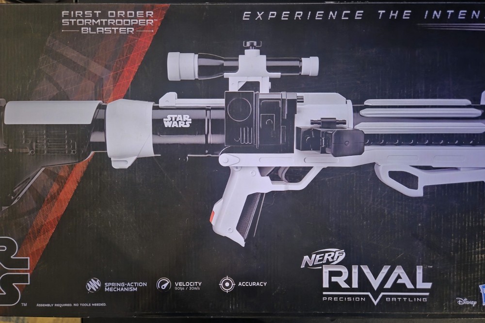 🔥🔥2017 HASBRO NERF RIVAL - STAR WARS FIRST ORDER STORMTROOPER BLASTER (N.I.B.)