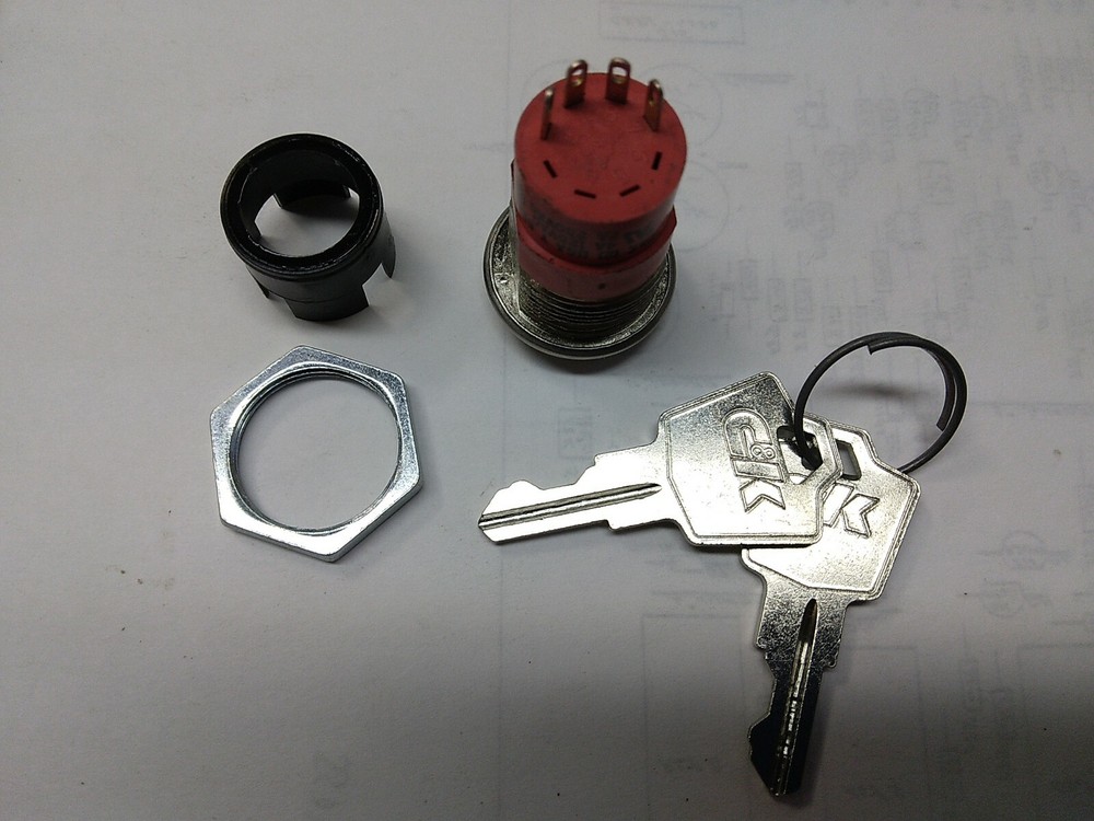 C & K Key Switch Y1011U2C203NQ NIB NOS Electronic Part Security Panel